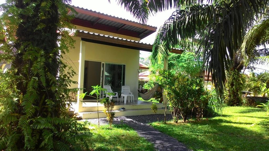 Aathid Garden Khao Lakヴィラ 部屋 写真